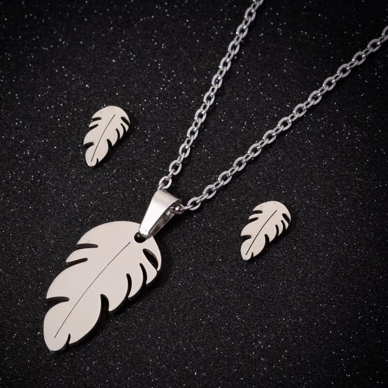 Wholesale 18K Gold Fashion New Snowflake Earrings Necklace Jewelry Set